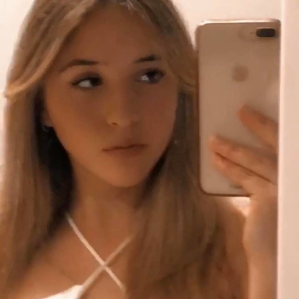 Meet your Posher, Lily